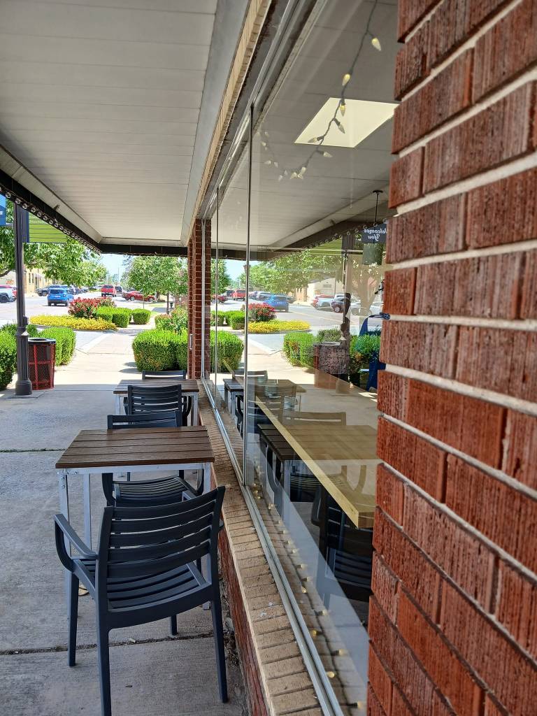 Window cleaning results of a bakery in NWA
