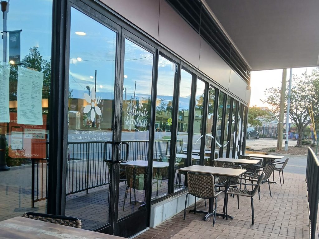 Window cleaning results of a restaurant in NWA
